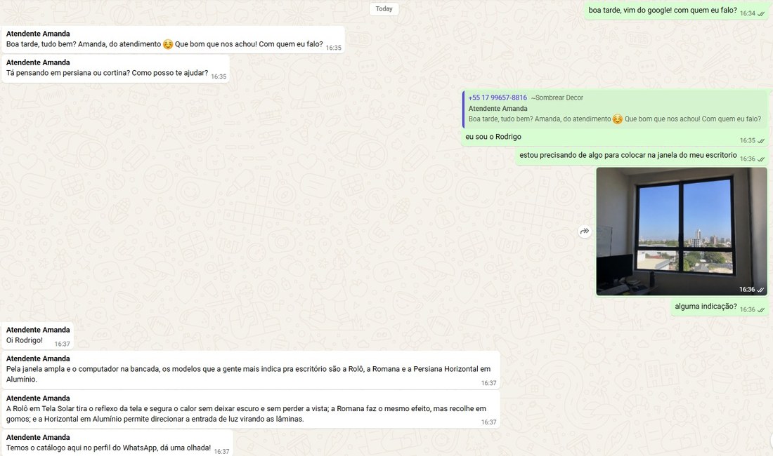 Conversa de WhatsApp: cliente manda foto da janela do escritorio e recebe tres opcoes de persiana com a explicacao de cada uma